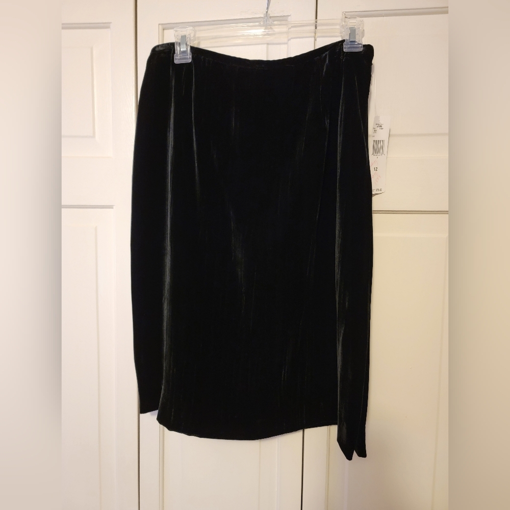 Rena Rowan Elegant Black Velvet Pencil Skirt Size 12 NWT